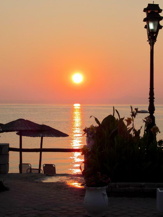 Voula Seaside Apartments Kallithea  Buitenkant foto